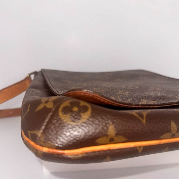 LOUIS VUITTON - Musette Salsa bag R1.326 - Picture 3 of 7